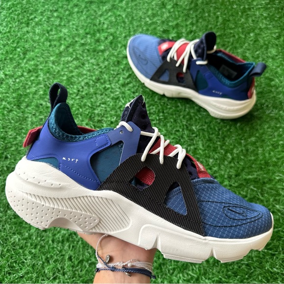 Nike Other - Nike Huarache - Type